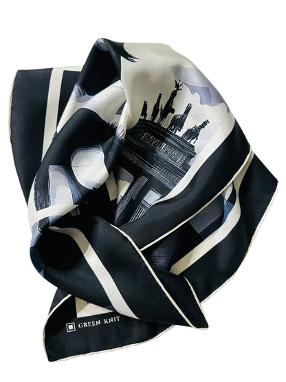 Silk scarf Berlin - "Gate to greatness"